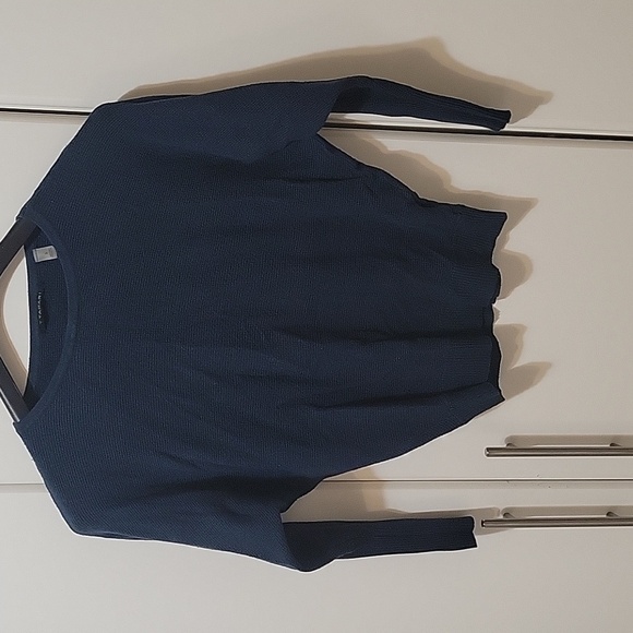 T Tahari Tops - T tahari womens long sleeve top